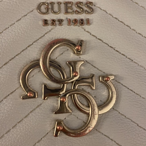 Guess Chevron Classic White Wallet - Picture 4 of 17